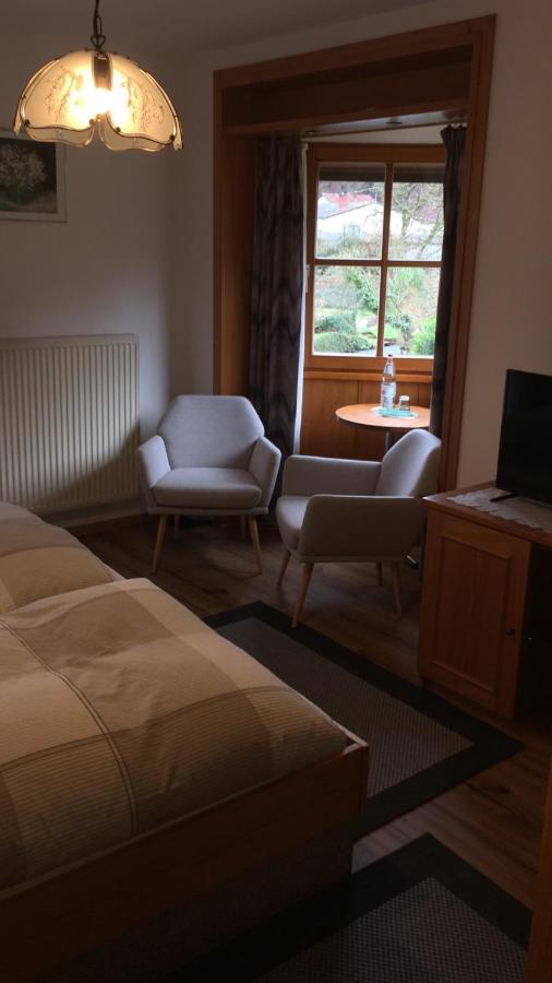 Pension - Gaestehaus Zum Pfaelzerwald Hinterweidenthal ภายนอก รูปภาพ