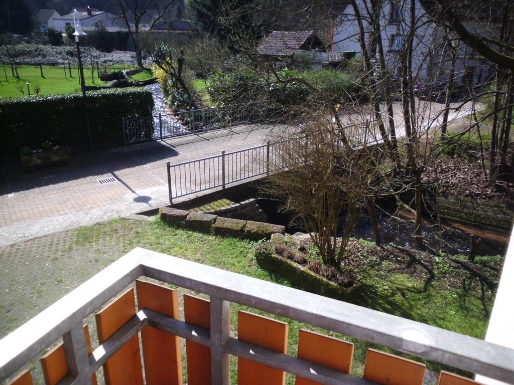 Pension - Gaestehaus Zum Pfaelzerwald Hinterweidenthal ภายนอก รูปภาพ