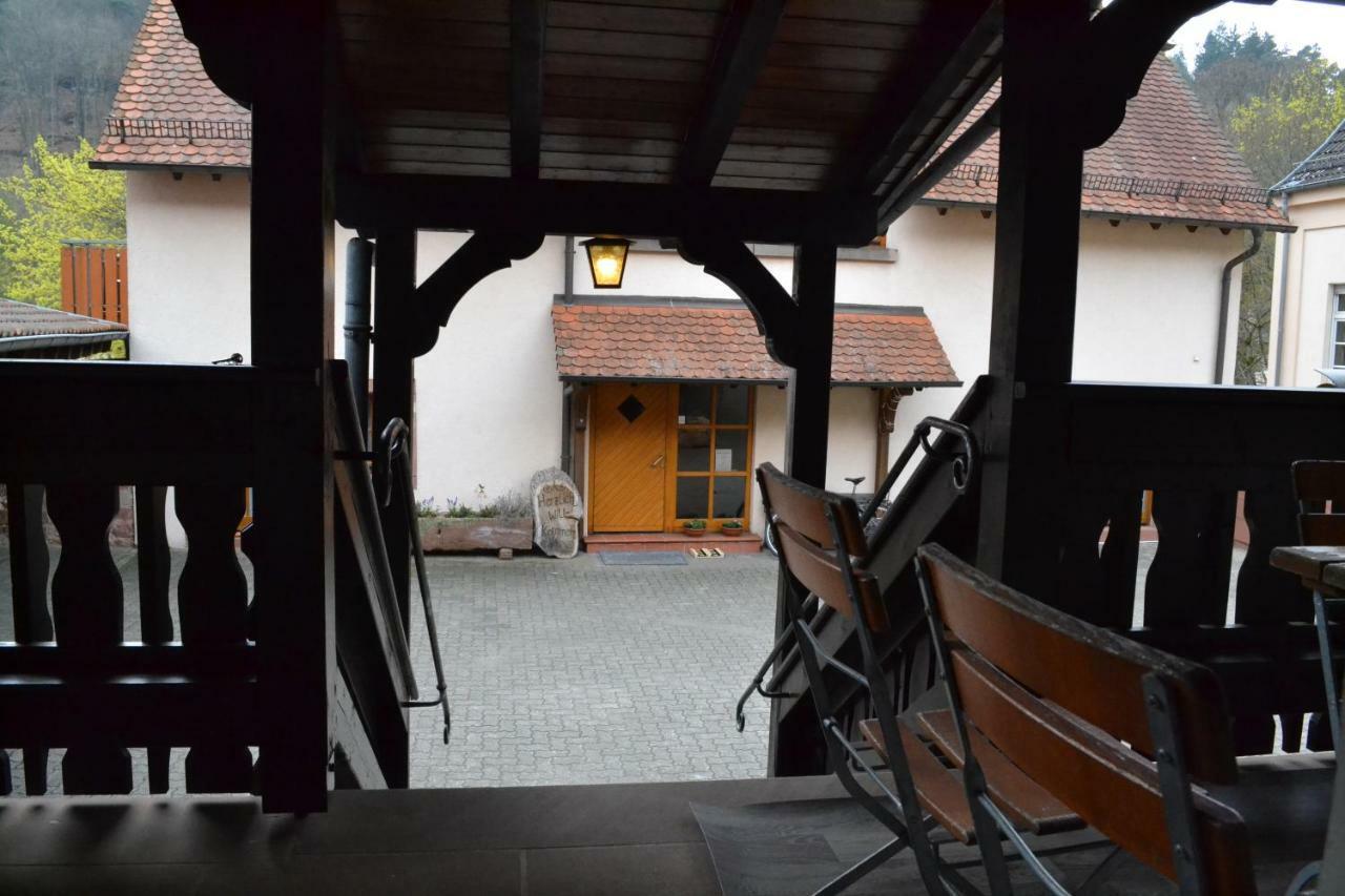 Pension - Gaestehaus Zum Pfaelzerwald Hinterweidenthal ภายนอก รูปภาพ
